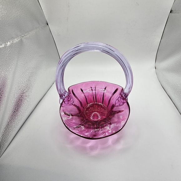 Cranberry glass basket with small great details! - Picture 4 of 7